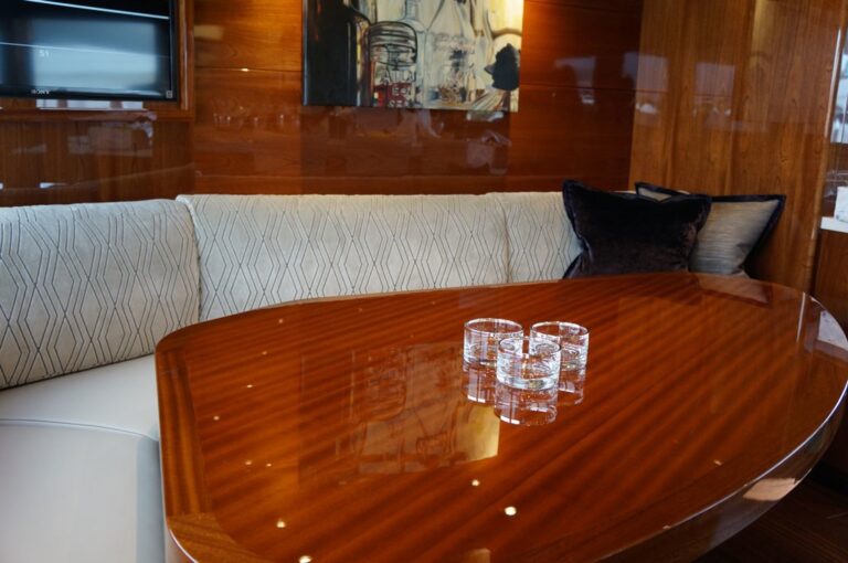 The 37m Yacht FINISH LINE