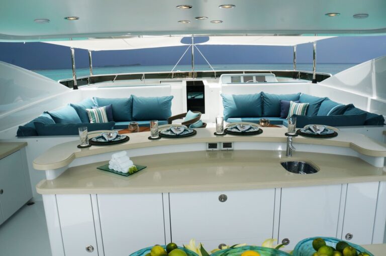 The 37m Yacht FINISH LINE