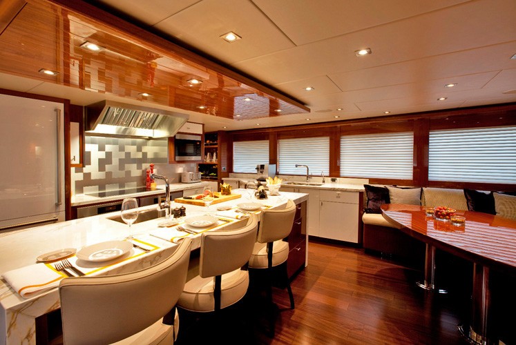 The 37m Yacht FINISH LINE