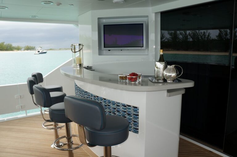 The 37m Yacht FINISH LINE