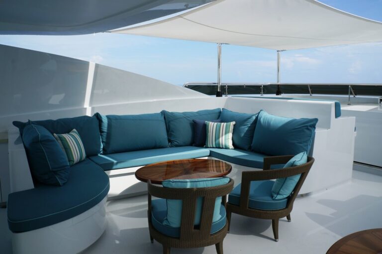 The 37m Yacht FINISH LINE