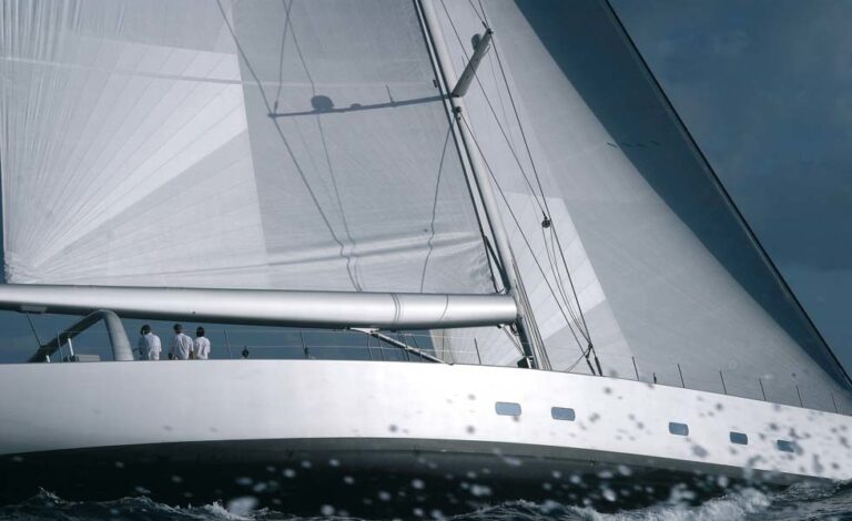 The 37m Yacht GHOST