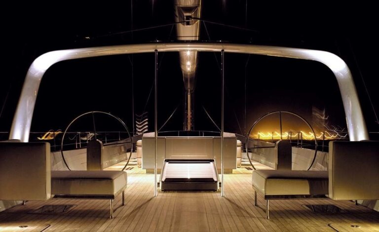 The 37m Yacht GHOST