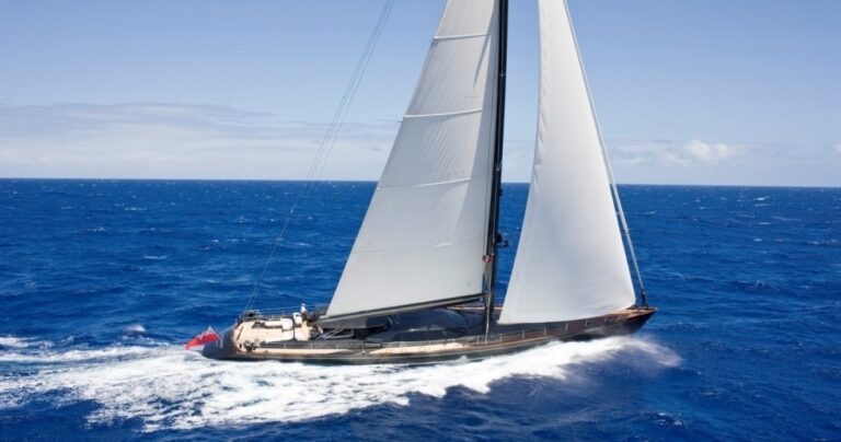 The 37m Yacht MOONBIRD