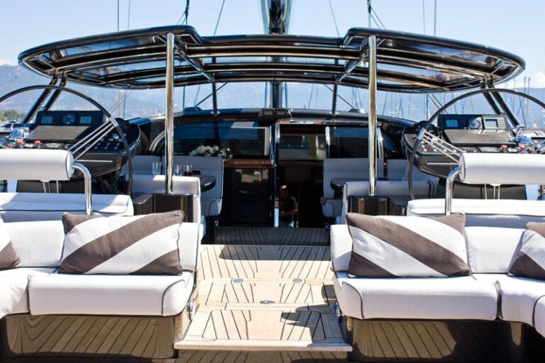 The 37m Yacht MOONBIRD