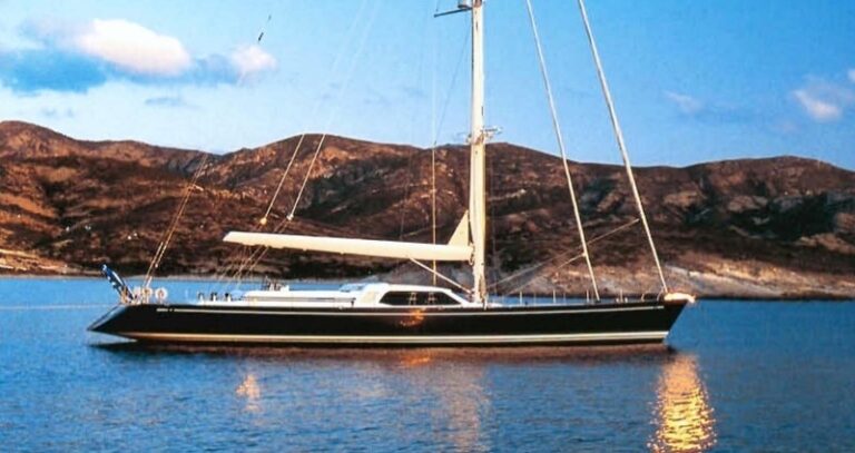 The 37m Yacht NALADE