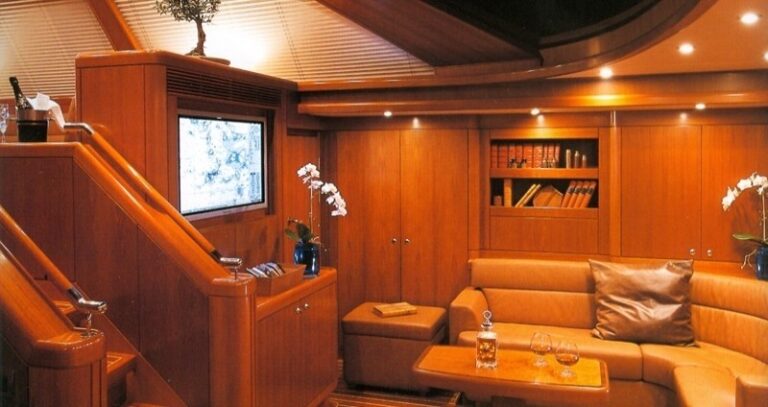The 37m Yacht NALADE