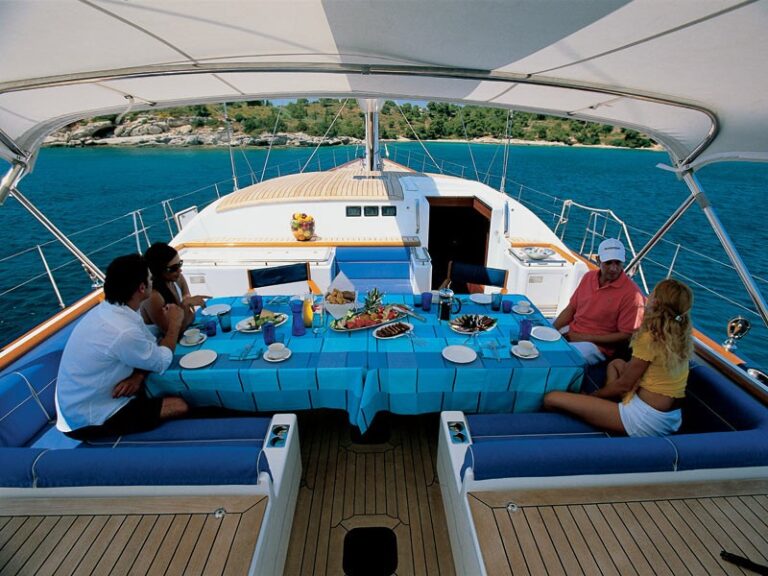 The 37m Yacht NALADE