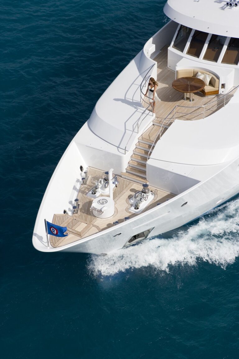 Ship's Bow: Yacht PERLE BLEUE's Cruising Image