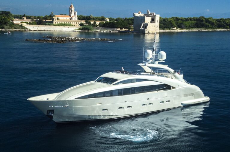 The 37m Yacht PETRA