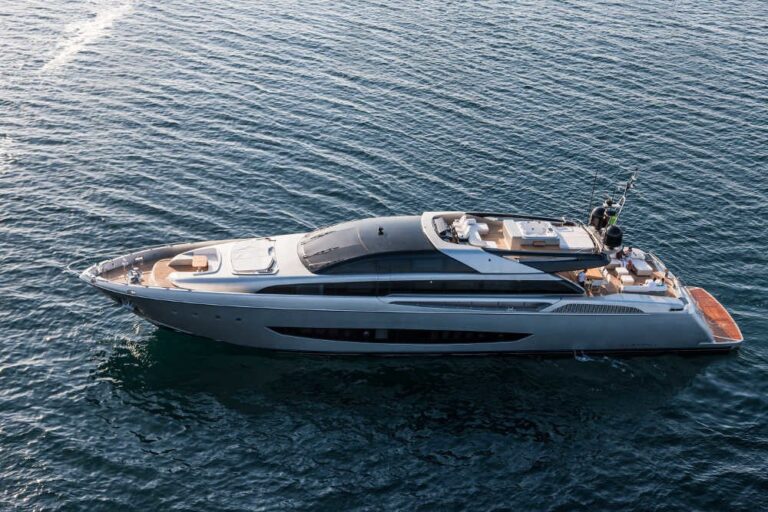 The 37m Yacht SOL