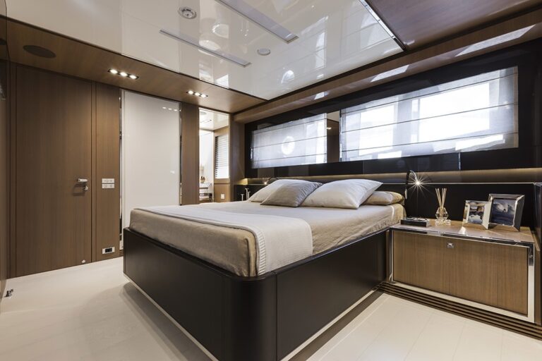 The 37m Yacht SOL