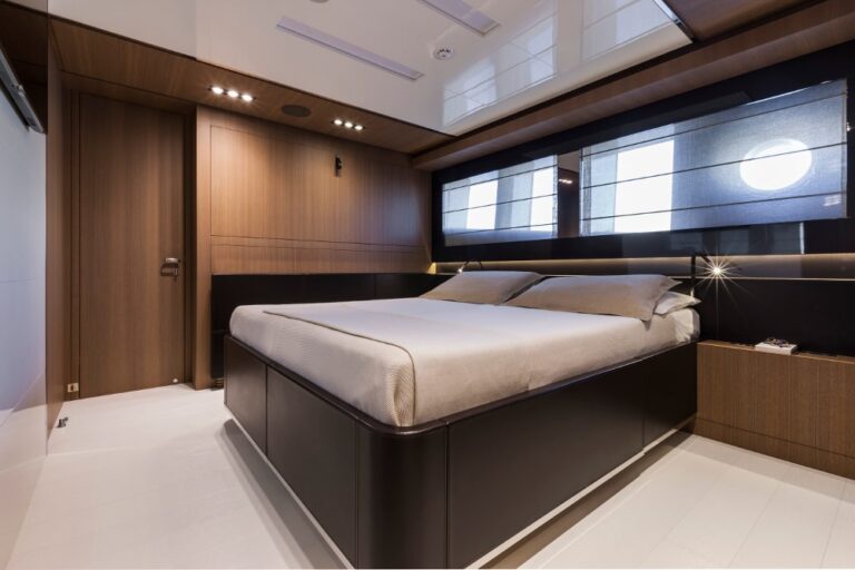The 37m Yacht SOL