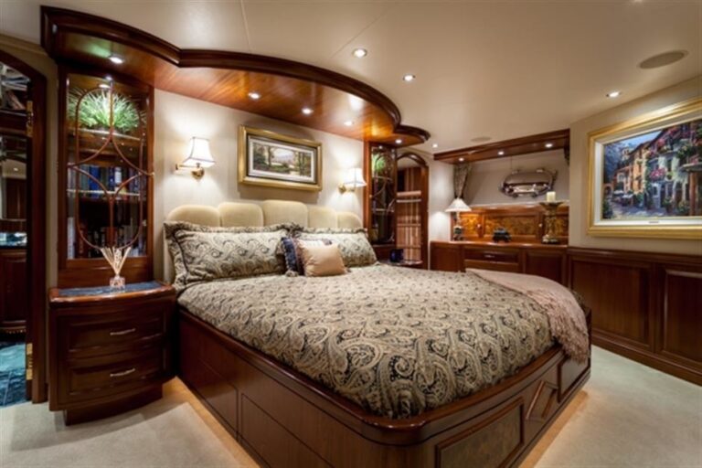 The 37m Yacht VALKYRIE