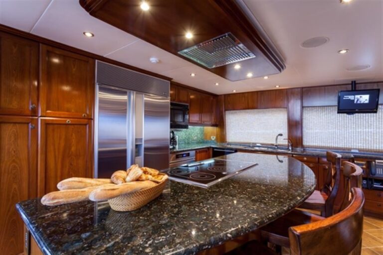 The 37m Yacht VALKYRIE