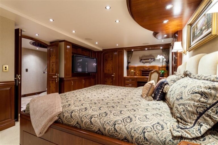 The 37m Yacht VALKYRIE