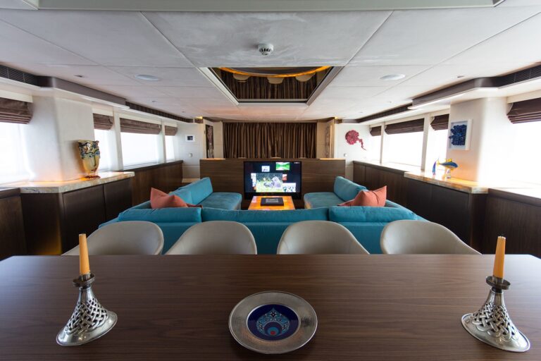 The 38m Yacht ALUMERCIA