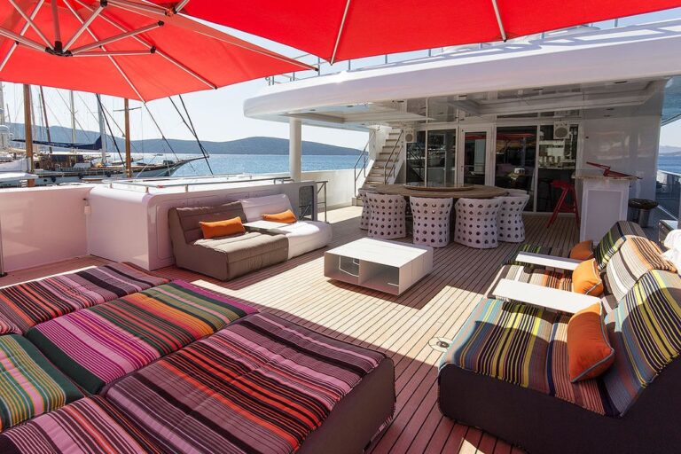 The 38m Yacht ALUMERCIA