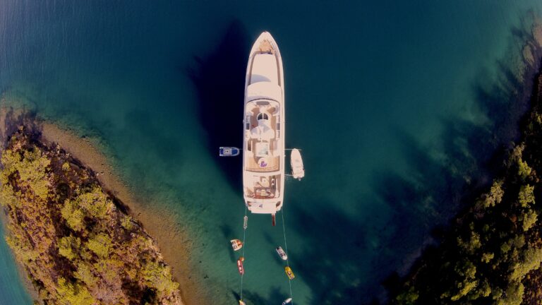 The 38m Yacht ALUMERCIA