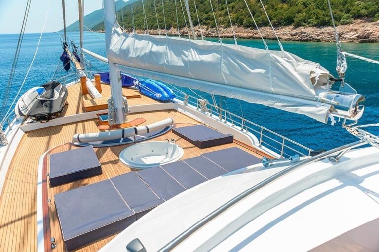 The 38m Yacht BELLAMARE