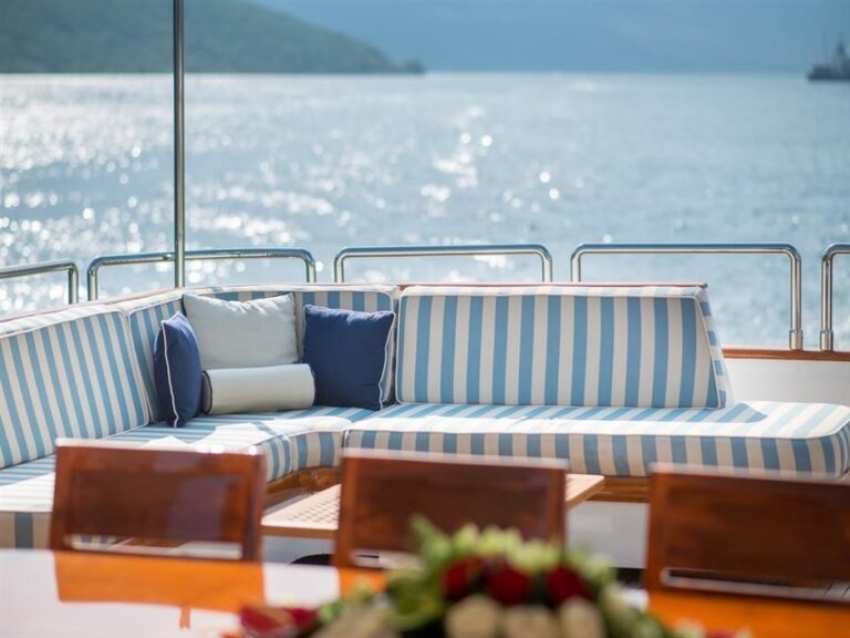 The 38m Yacht CHEETAH MOON