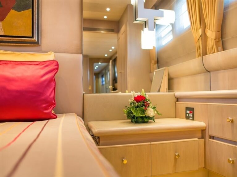 The 38m Yacht CHEETAH MOON