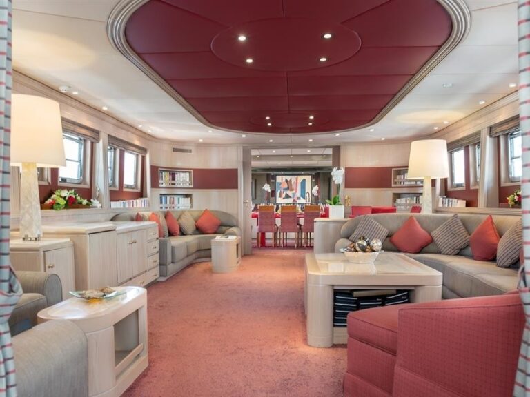 The 38m Yacht CHEETAH MOON