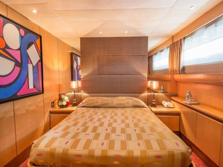 The 38m Yacht CHEETAH MOON