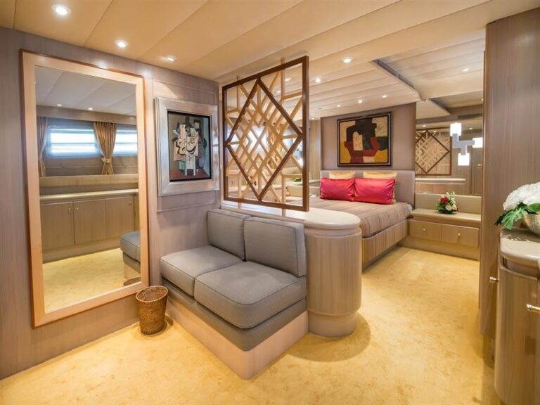The 38m Yacht CHEETAH MOON