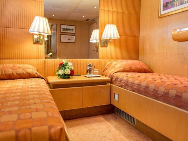 The 38m Yacht CHEETAH MOON
