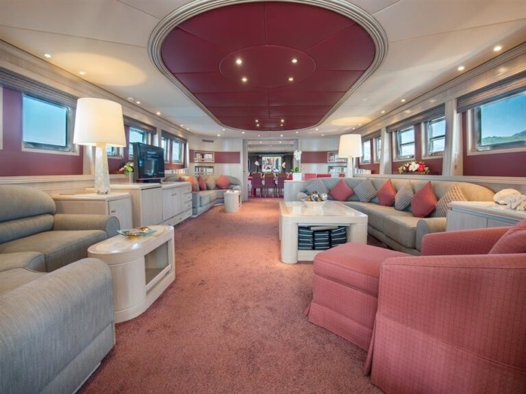 The 38m Yacht CHEETAH MOON