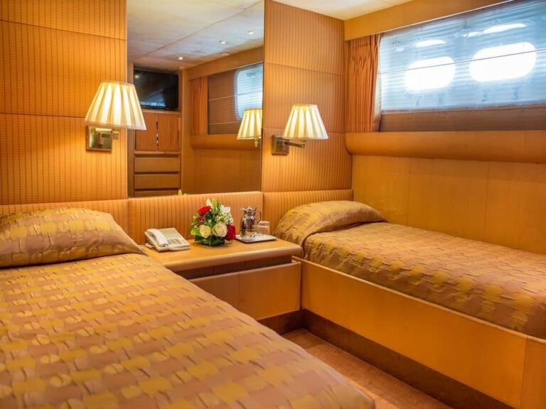 The 38m Yacht CHEETAH MOON