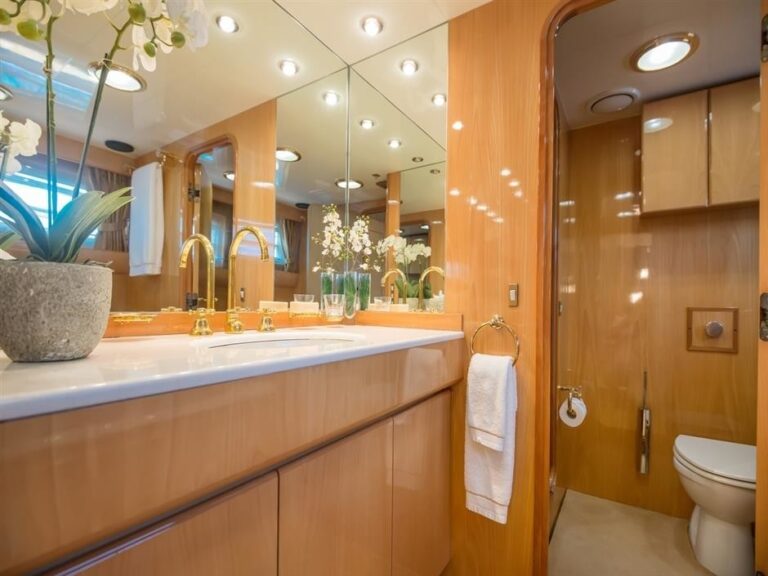 The 38m Yacht CHEETAH MOON