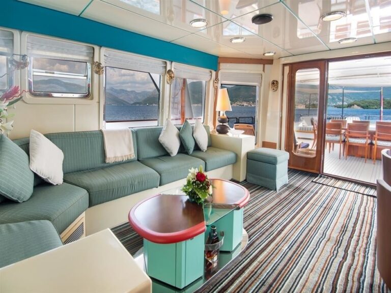 The 38m Yacht CHEETAH MOON