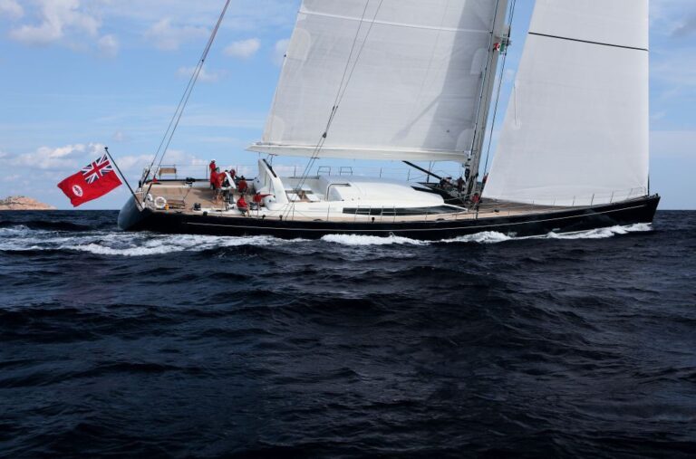 The 38m Yacht DAHLAK
