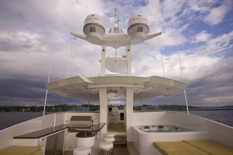 The 38m Yacht FUGITIVE