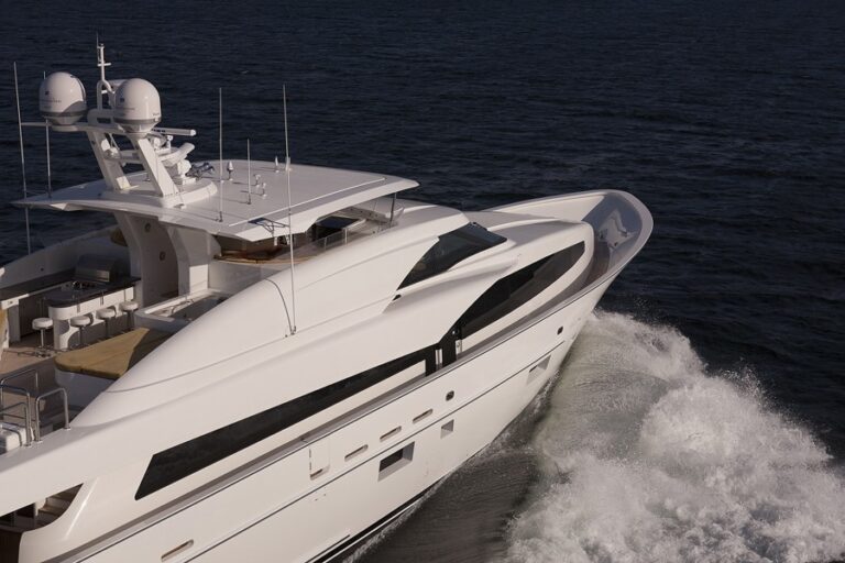 The 38m Yacht FUGITIVE