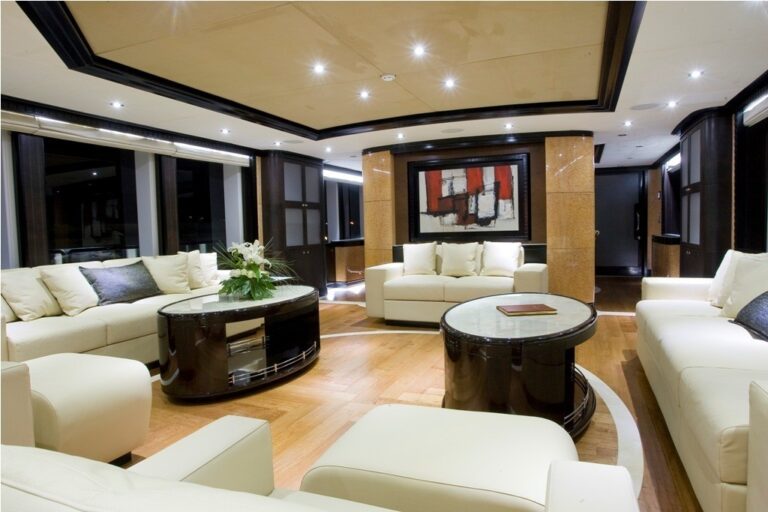 Premier Saloon Aboard Yacht GRENADINES III