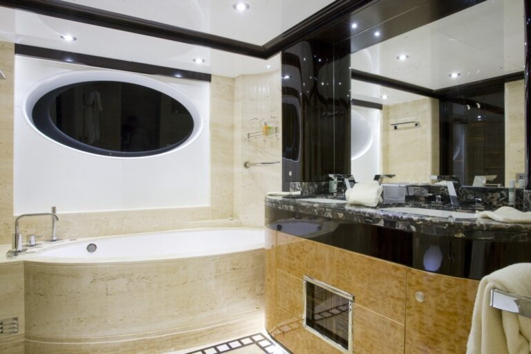 Main Master Bathroom On Board Yacht GRENADINES III