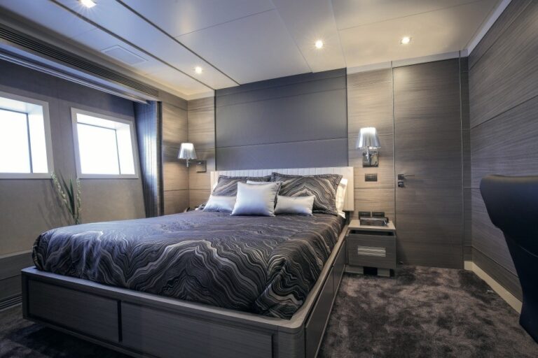 The 38m Yacht IRON MAN