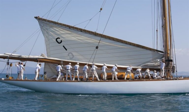 The 38m Yacht MARIQUITA