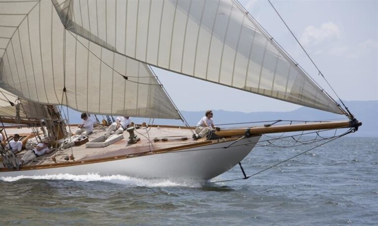 The 38m Yacht MARIQUITA