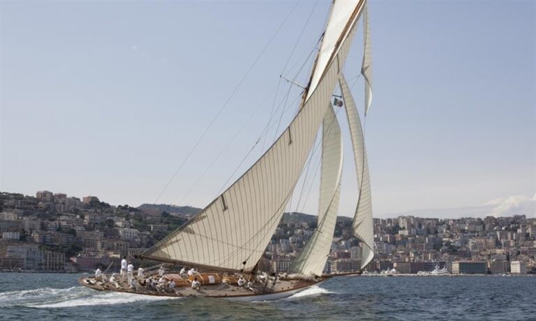 The 38m Yacht MARIQUITA
