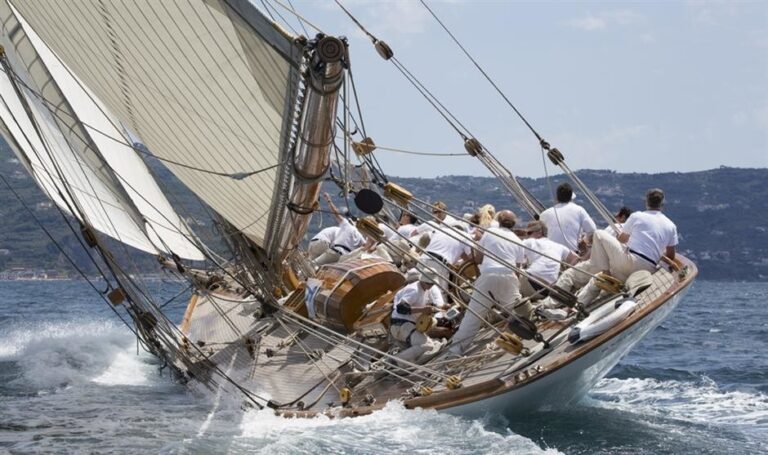 The 38m Yacht MARIQUITA