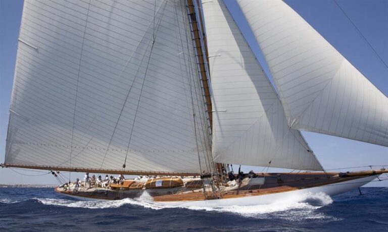 The 38m Yacht MARIQUITA