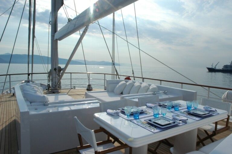 The 38m Yacht MATA MUA