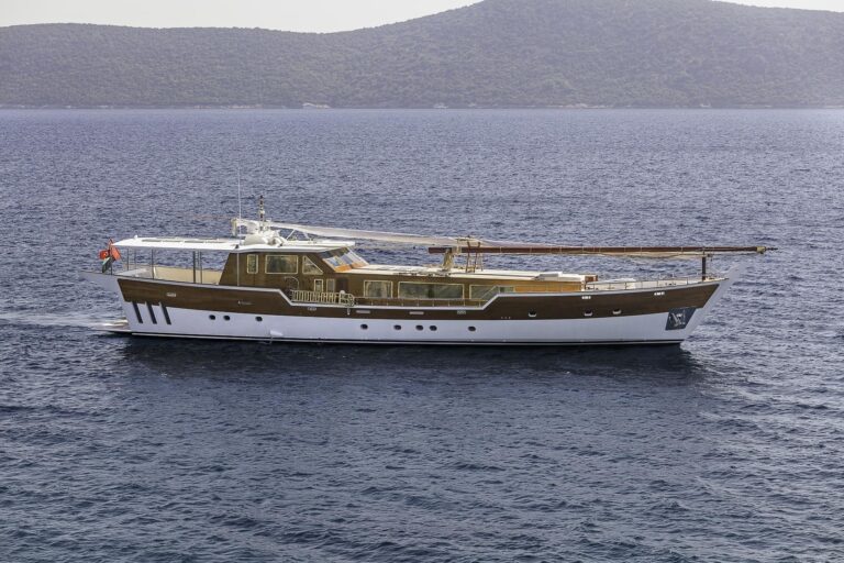 The 38m Yacht TORNADO