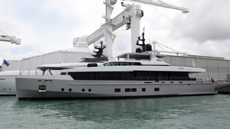 The 38m Yacht TREMENDA