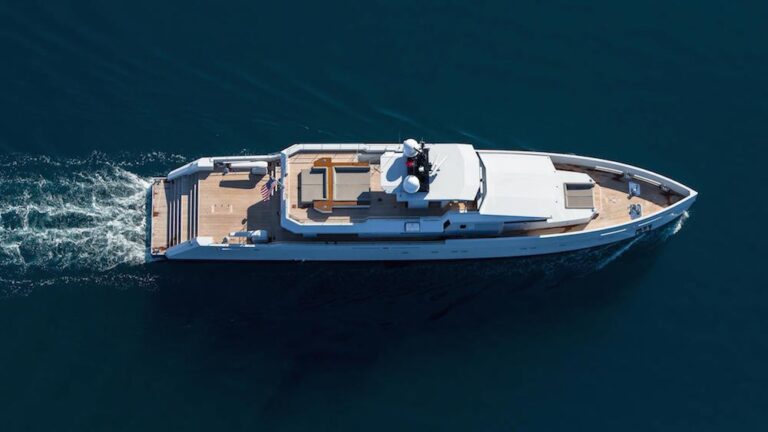 The 39m Yacht ALYSSA