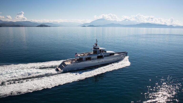 The 39m Yacht ALYSSA